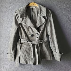 Halogen jacket with tie belt